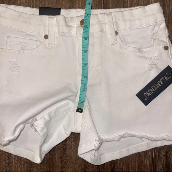 BLANK NYC White Mid Rise Shorts Women’s 24 The Essex Classic Cut Off Raw Hem l - Picture 3 of 8